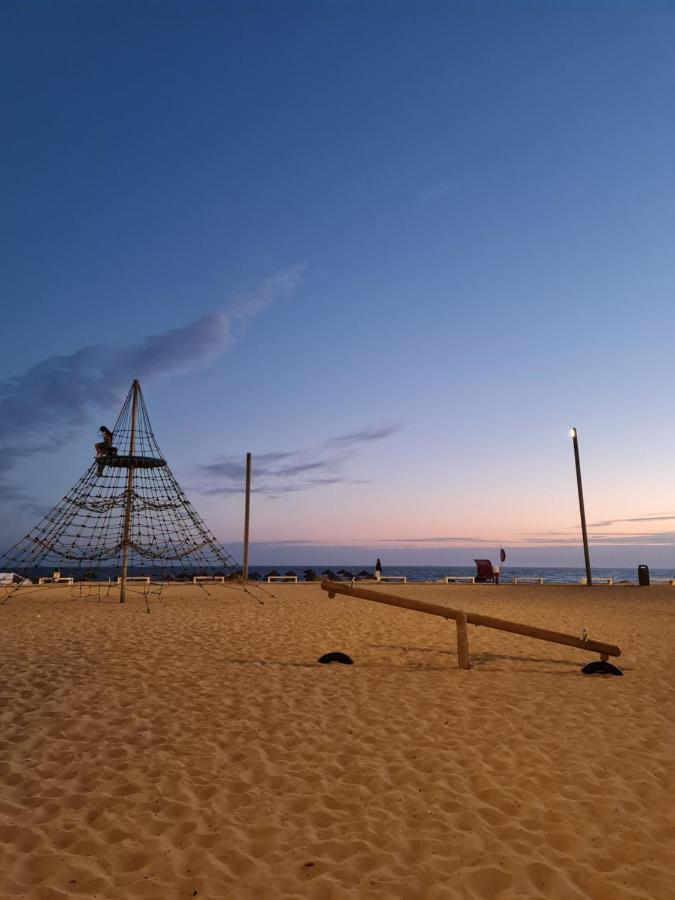 Front Beach Costa Caparica Lisbon กอสตา ดา กาปาริกา ภายนอก รูปภาพ