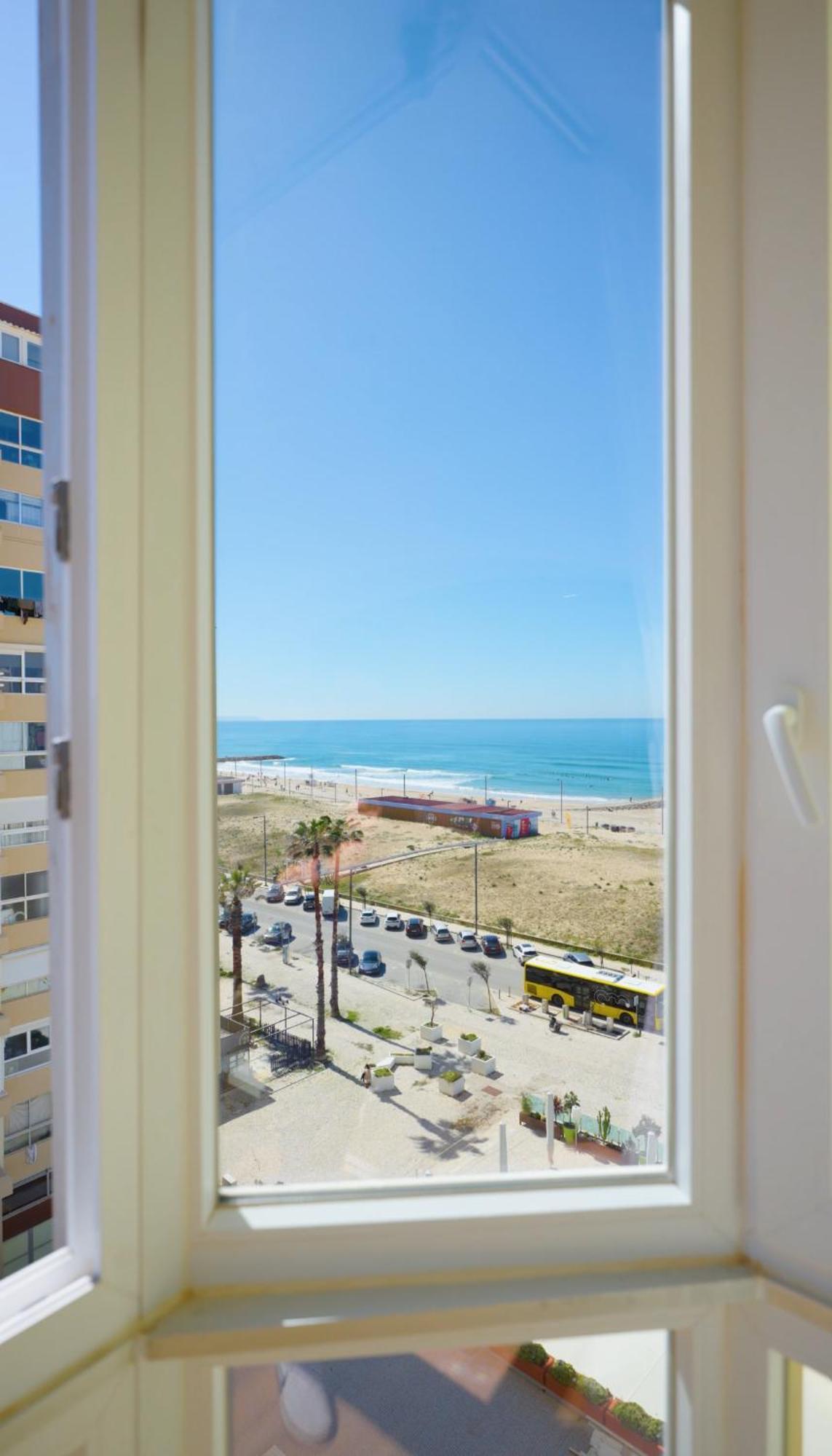 Front Beach Costa Caparica Lisbon กอสตา ดา กาปาริกา ภายนอก รูปภาพ